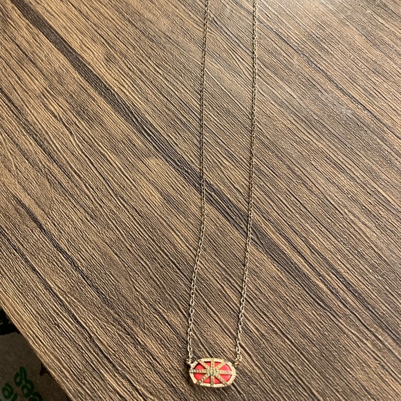 Red Kendra Scott - Picture 3 of 3